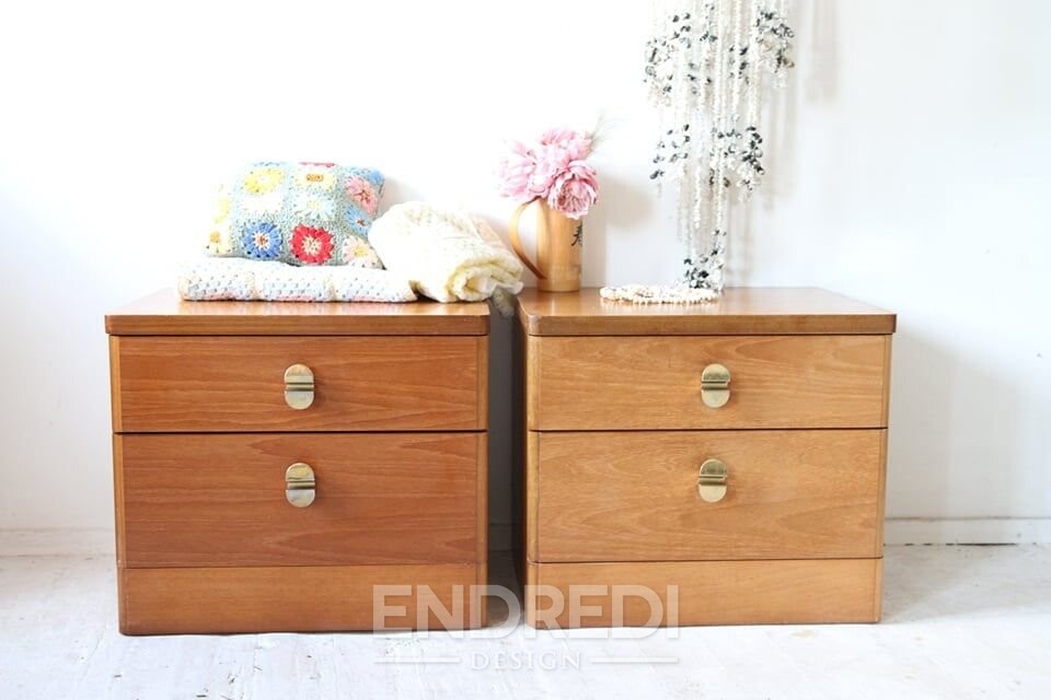 Mid-century teak éjjeliszekrény — Stag, 2 darabos szett - Image 4