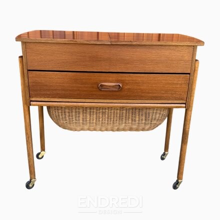 Modern dán teak és fonott tároló zsúrkocsi, 1960-as évek