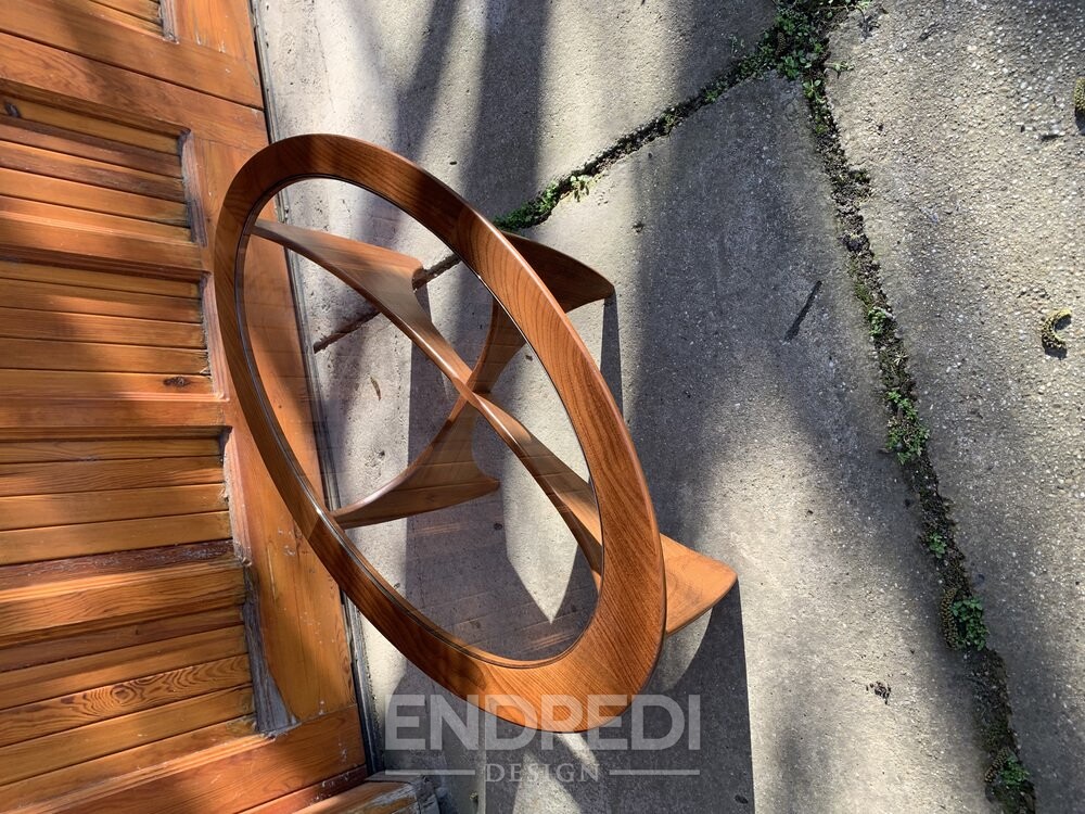 Ovális teak Astro dohányzóasztal — üveglap — Victor Wilkins — G-Plan, 1960-as évek - Image 4