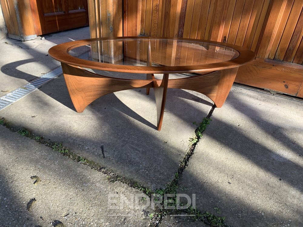 Ovális teak Astro dohányzóasztal — üveglap — Victor Wilkins — G-Plan, 1960-as évek - Image 6